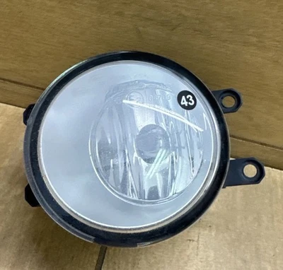 Luz antiniebla halógena del lado izquierdo del conductor OEM A045715 para Toyota Lexus Rx350 2008-2014 Foto 1 de 4