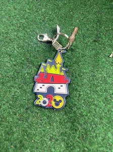 Disney Parks 2020 Walt Disney World Parks Keychain - Picture 1 of 6