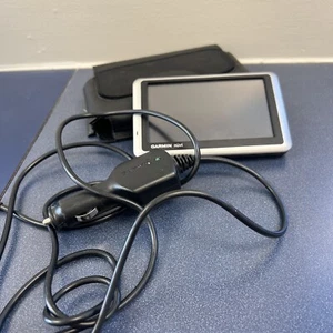 Garmin Nuvi 1300 GPS Navigation System w/ Car Charger And Case Bundle - Picture 1 of 12