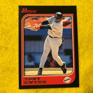 PADRES TONY GWYNN 1997 BOWMAN MLB BASEBALL CARD #274 NEAR MINT