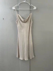 Vestido Zara satinado talla S para mujer con una correa de estrás - Imagen 1 de 7