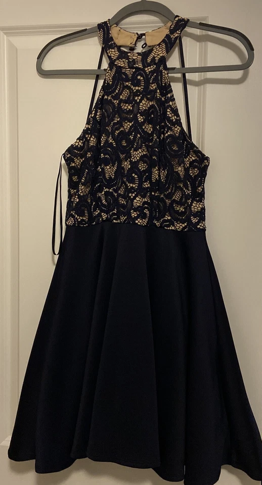 Vestido patinador junior para mujer B. Darlin encaje cuello halter azul marino talla 7/8 regreso a casa Foto 1 de 4