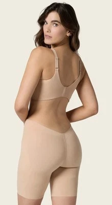 Pantalón corto modelador moderado sin espalda indetectable InvisiPlunge Foto 1 de 3