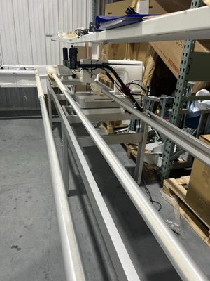 Husqvarna Viking Mega Quilter máquina de acolchado de brazo largo con regulador de puntada Foto 1 de 4