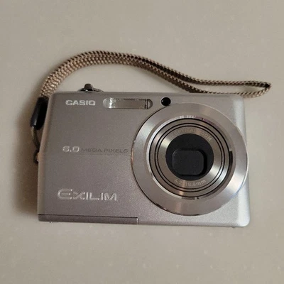 CASIO EXILIM 5.0 Megapixel Digital Camera - Image 1 of 4