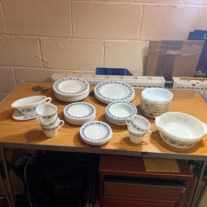 42 Pieces Of Vintage JAJ Chelsea Pattern PYREX Blue Black & White Set Job lot - Picture 1 of 14