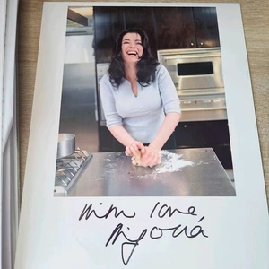 Nigella Lawson Personalized original autograph 20x25cm - Picture 1 of 2