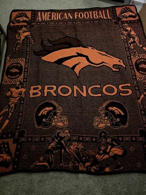 Cobertor tecido pesado de futebol Denver Broncos, alta qualidade novo XL 92x78 - Imagem 1 de 4