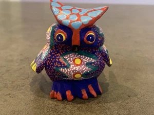 Mexikanische Volkskunst Alebrije Oaxaca Eule handbemalt geschnitzt Holz blau Figur - Bild 1 von 4