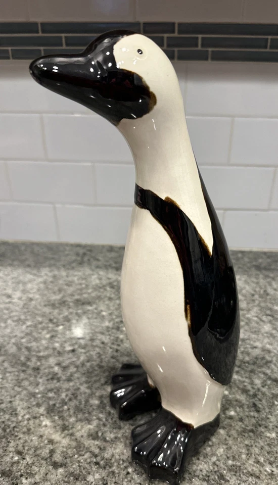 Global Views 13 英寸高陶瓷企鹅艺术人偶雕塑海洋装饰 — 第 1/4 张图片