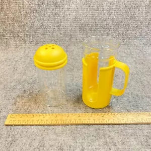 Corning TableSetters Creamer & Sugar Shaker Yellow Tops USA - Picture 1 of 4