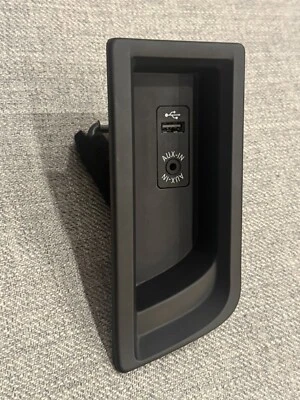 BMW M2 M3 M4 Center Console AUX USB Input 2 3 4 Series F3x F8x Oem 2015-2020 - Image 1 of 4