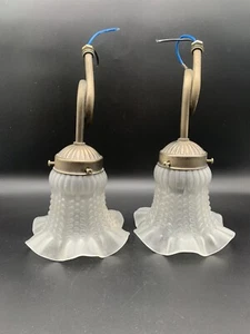 Konvolut von zwei Vintage Wandlampen aus vergoldetem Metall mit alter Tulpe  - Bild 1 von 23