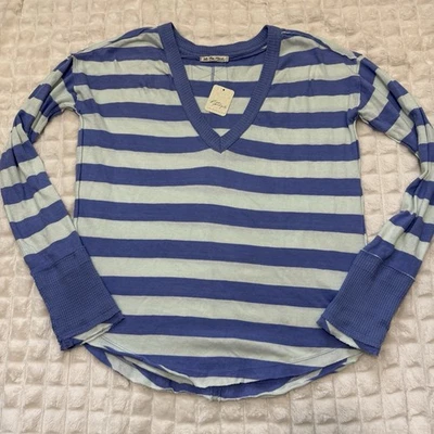 NUEVO Top Free People WE THE FREE Mediano Navegación Manga Larga Cuello en V Azul Rayas Foto 1 de 4