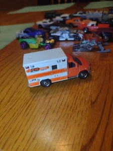 2009 Matchbox Ford E-350 Ambulance K16 - Bild 1 von 7