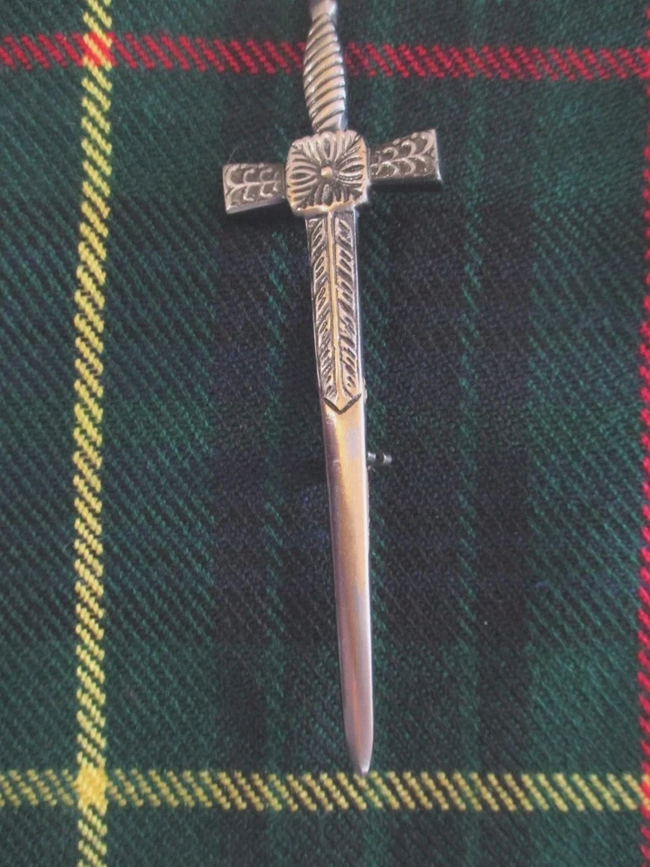 NUEVO Accesorio de pasador de falda escocesa espada celta (acabado de latón envejecido) para faldas escocesas Foto 1 de 1