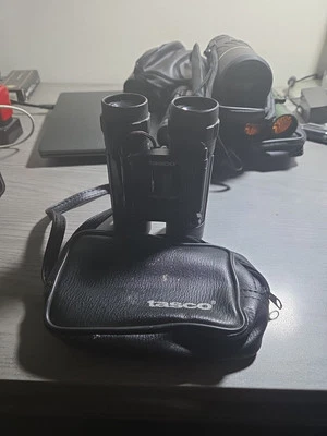 Binoculars Tasco 12 X 25 W/Case Outdoor Birdwatching Hunting  - Image 1 of 3