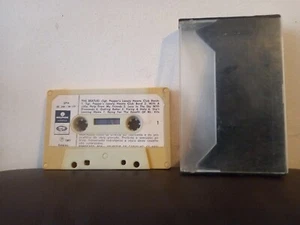 The Beatles Sgt Peppers Lonely Hearts Club Band Cassette Tape PARLOPHONE 1967 - Picture 1 of 6