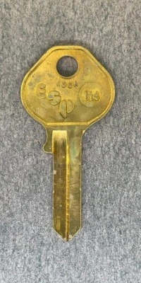 Lots of 1092V M4 MAS-12D Type Key Blanks for Master Lock Padlocks 81KR Keyway - Image 1 of 3