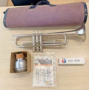 Yamaha YTR-136 Bb Trompete Vintage Studentenmodell Nickel Finish mit Koffer J... - Bild 1 von 10