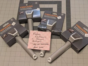LOT OF 4 - DAMAGED PACKAGING - Fiskars Wood Shaver For Distressing - CLOSEOUT - Picture 1 of 6