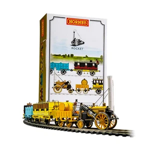 Hornby R3956 L&MR, Stephenson's Rocket Mail Coach Train Pack - Era 1 - OO Gauge - Picture 1 of 6