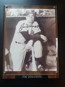 Joe DiMaggio Autographed 8x10 Photo Framed (Scoreboard COA) New York Yankees - Picture 1 of 1