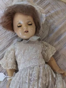 Vintage Doll Creepy Cracks - Picture 1 of 10