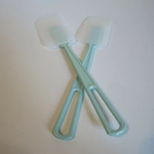 Fuller Brush Plastic Icing Spatula Bowl Scraper Lot Of 2 Blue Dealer Gift Vtg - Picture 1 of 4