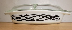 Vintage Pyrex Black Barbed Wire Pattern 1.5 Quart Divided Casserole Dish MCM - Picture 1 of 10