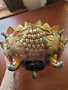 Pretty Purple Northwood Carnival Glass Grape & Cable Pattern Bowl - Picture 1 of 13