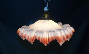 ANCIENNE SUSPENSION LUSTRE . TULIPE EN OPALINE JUPONNEE A DENTELLES ø 29cm - Imagen 1 de 14