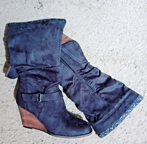Report Sz 9 Grey Suede Wedge Boots NEW - Picture 1 of 3