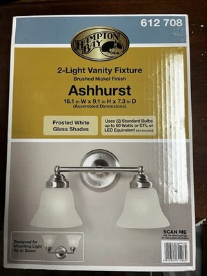 APARATO DE TOCADOR HAMPTON BAY ASHHURST 2 LUCES NÍQUEL CEPILLADO CORTINAS DE VIDRIO #612 708 Foto 1 de 3