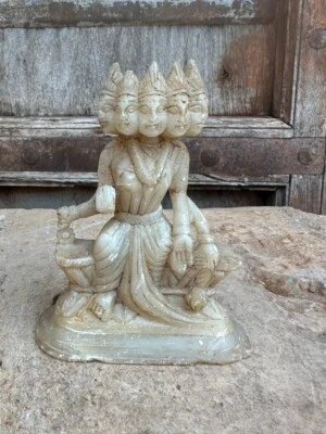 Antigua estatuilla antigua de mármol hecha a mano de diosa hindú Laxmi Foto 1 de 4