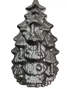 Williams Sonoma Nordic Ware 3D Christmas Tree Cake Pan Mold - Picture 1 of 3