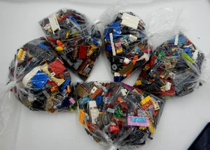 5 Pfund gemischtes Set Lego-Gebäude, Autos, Bionicle, Minifiguren, Blöcke, Armbänder - Bild 1 von 2