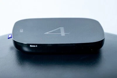 Transmisor multimedia Roku 4 (4.ª generación) 4400X - negro Foto 1 de 4