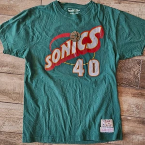 Mitchell & Ness Shawn Kemp Seattle Supersonics Hardwood Classics T-Shirt Size L - Picture 1 of 10