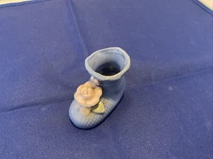 VINTAGE JAPAN CERAMIC BABY BOOTIE SHOE FLOWER BLUE BOY - Picture 1 of 6