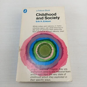 Pelican Books Childhood And Society Erik H Erickson 1975 Paperback Book - Picture 1 of 12