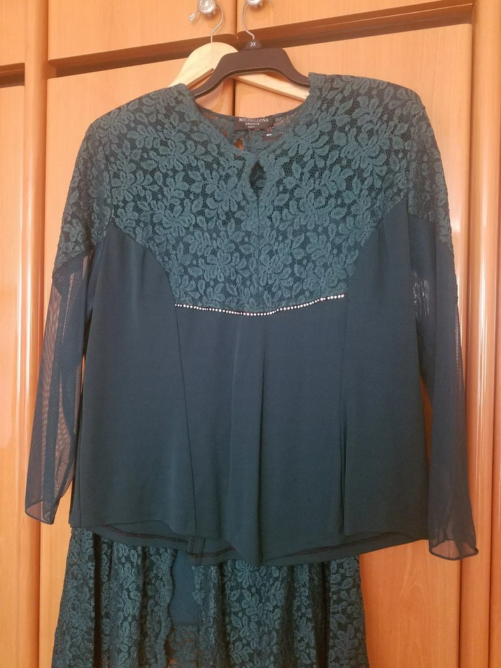 Lindo terno de noite verde 2 peças por Michellena tamanho 2X - Imagem 1 de 3