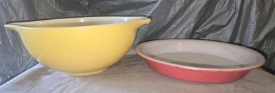 Lot Of 2 Vintage PYREX  Daisy Yellow mixing bowl/ 9in Pink Flamingo Pie Dish - Image 1 of 4