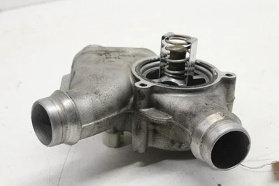 BMW M3 E90 E92 E93 S65 2008-2013 carcasa termostato OEM usado Foto 1 de 4