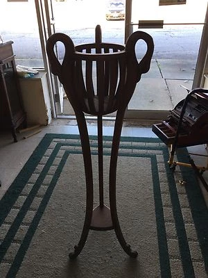 Victorian Swan Plan Stand 桃花心木 — 第 1/4 张图片