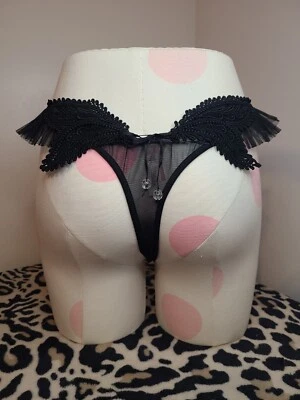 Raro ♡ Victoria's Secret Y2K Burlesque Bordado Tanga Panty Talla Pequeña 🖤 Foto 1 de 4