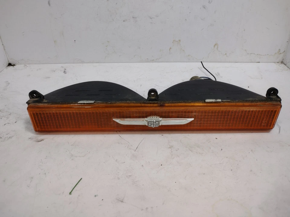 AMBER 80-89 CADILLAC FLEETWOOD DEVILLE BROUGHAM LÁMPARA DE ESTACIONAMIENTO ESQUINA DERECHA DERECHA DERECHA Foto 1 de 4