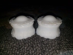 Two Vintage Small Milk Glass White Trinket Jewelry Box w Lid - Picture 1 of 5