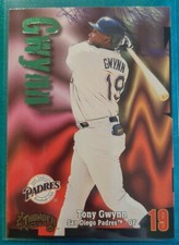 1998 CIRCA THUNDER TONY GWYNN #250 SAN DIEGO PADRES