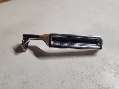 1980 - 1991 FORD F100 F150 F250 F350 BRONCO INNER DOOR HANDLE EOTB-1022614-AE - Image 1 of 4